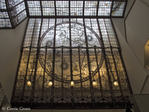 Westelijk halfrond met smeedijzeren lampen.
<br/>
Corrie Groen- Pickhard, 2015-02-20